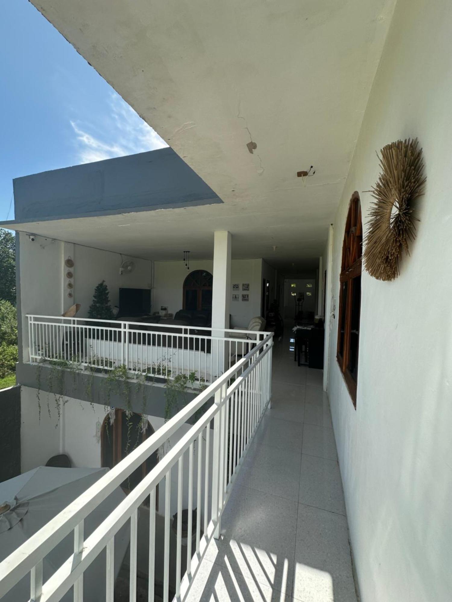 D'Flora Homestay Labuan Bajo Exterior photo
