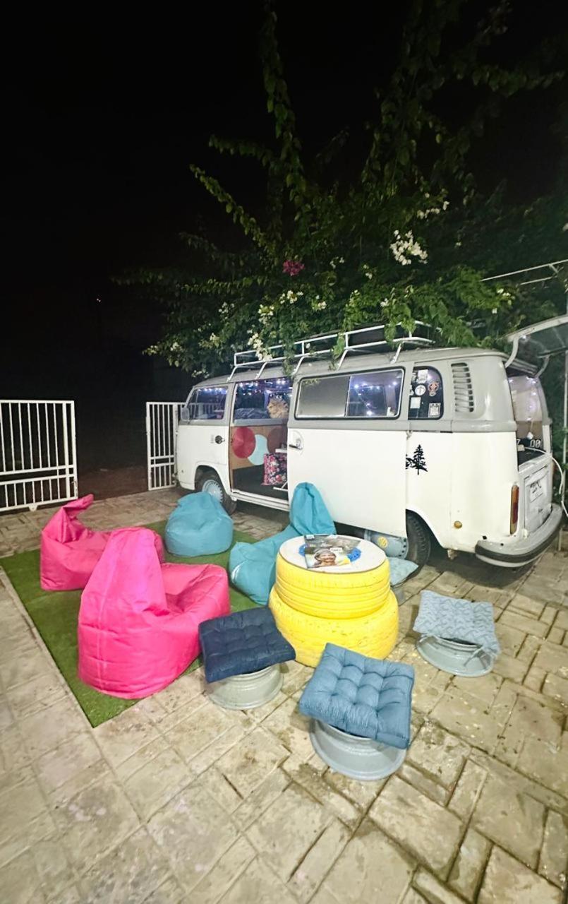 D'Flora Homestay Labuan Bajo Exterior photo