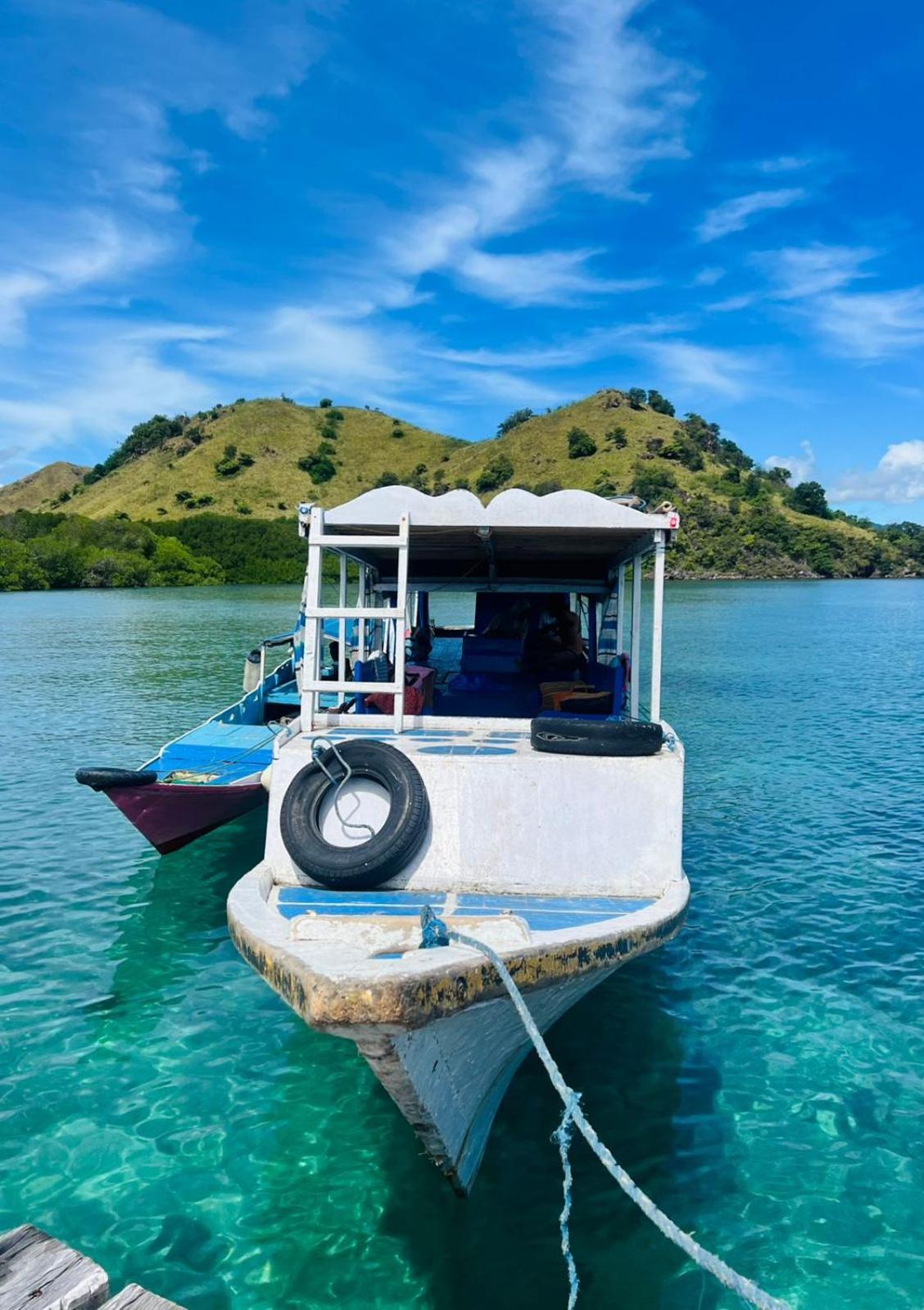 D'Flora Homestay Labuan Bajo Exterior photo